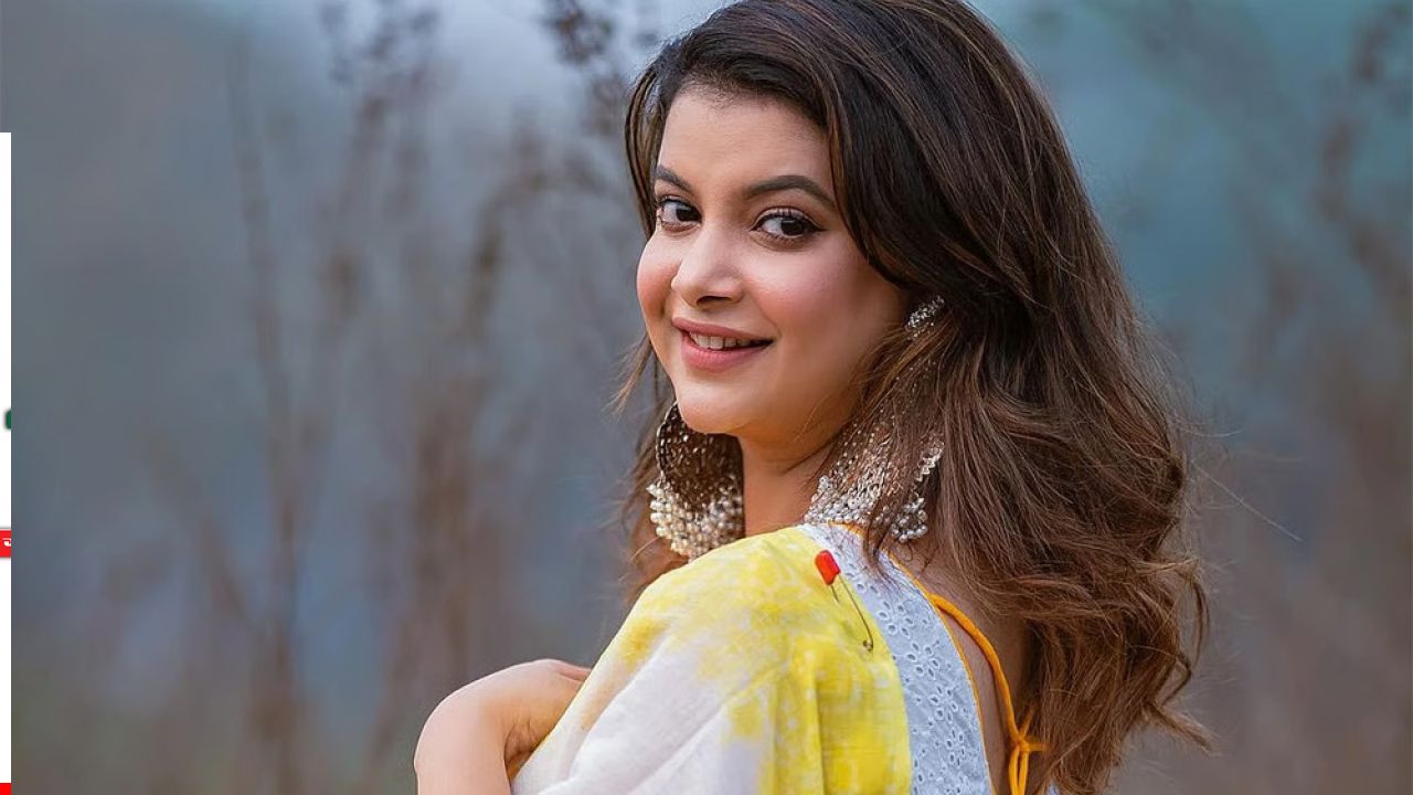 ফাল্গুনে শাড়ি পরব নাকি আবায়া, ভোট দেওয়া প্রসঙ্গে 