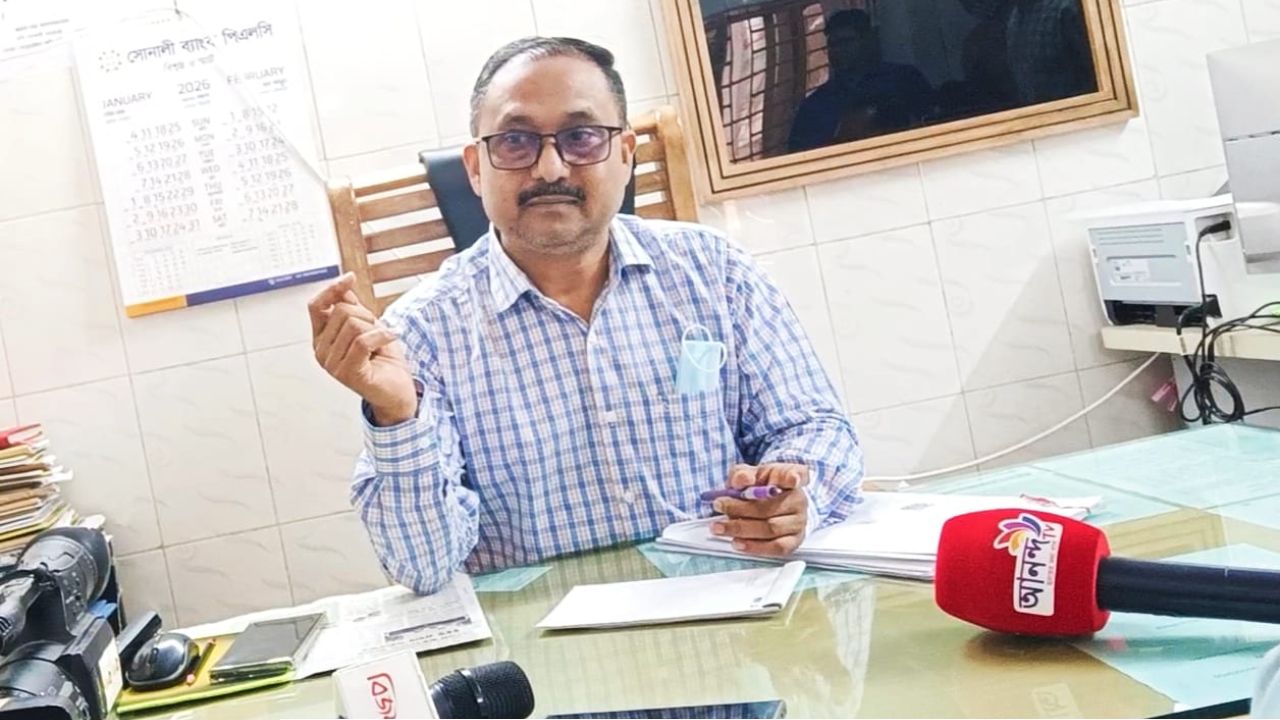 সংবাদ সংগ্রহ করতে গিয়ে দুই টেলিভিশন সাংবাদিক হেনস্তর শিকার