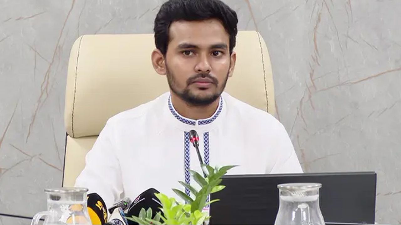 আসিফ মাহমুদের বিরুদ্ধে দুদকে দুর্নীতির অভিযোগ দায়ের