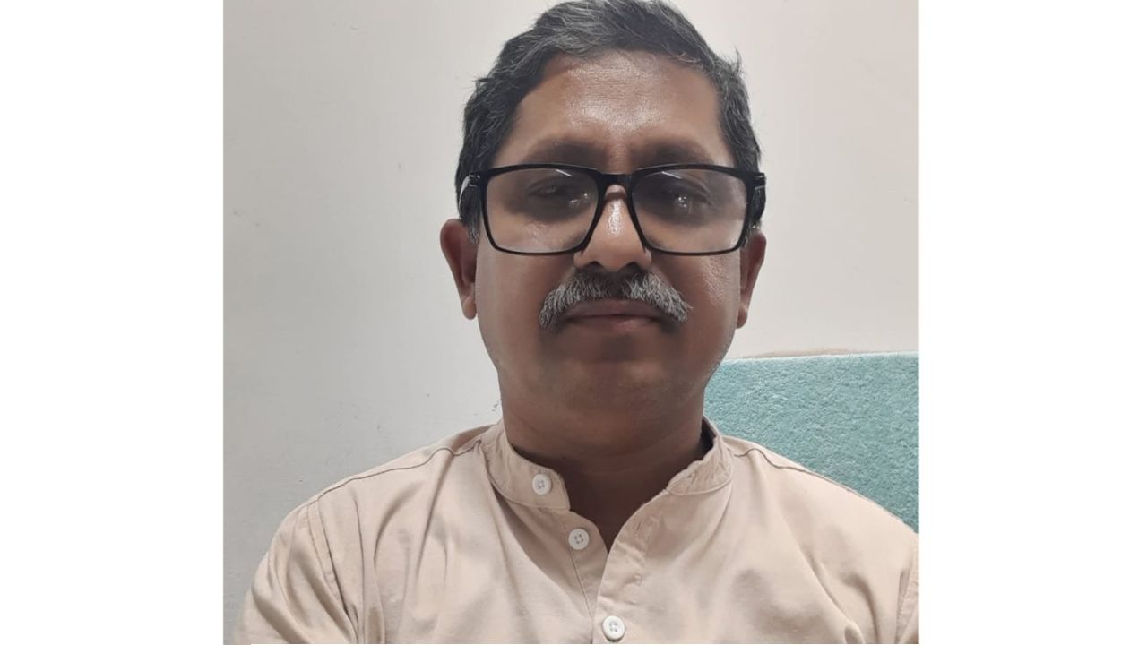 গাজীপুরে সরকারি জমিতে ঘর নির্মাণের অভিযোগে স্কুল প্রধান শিক্ষক প্রদীপ দেবনাথের বিরুদ্ধে 