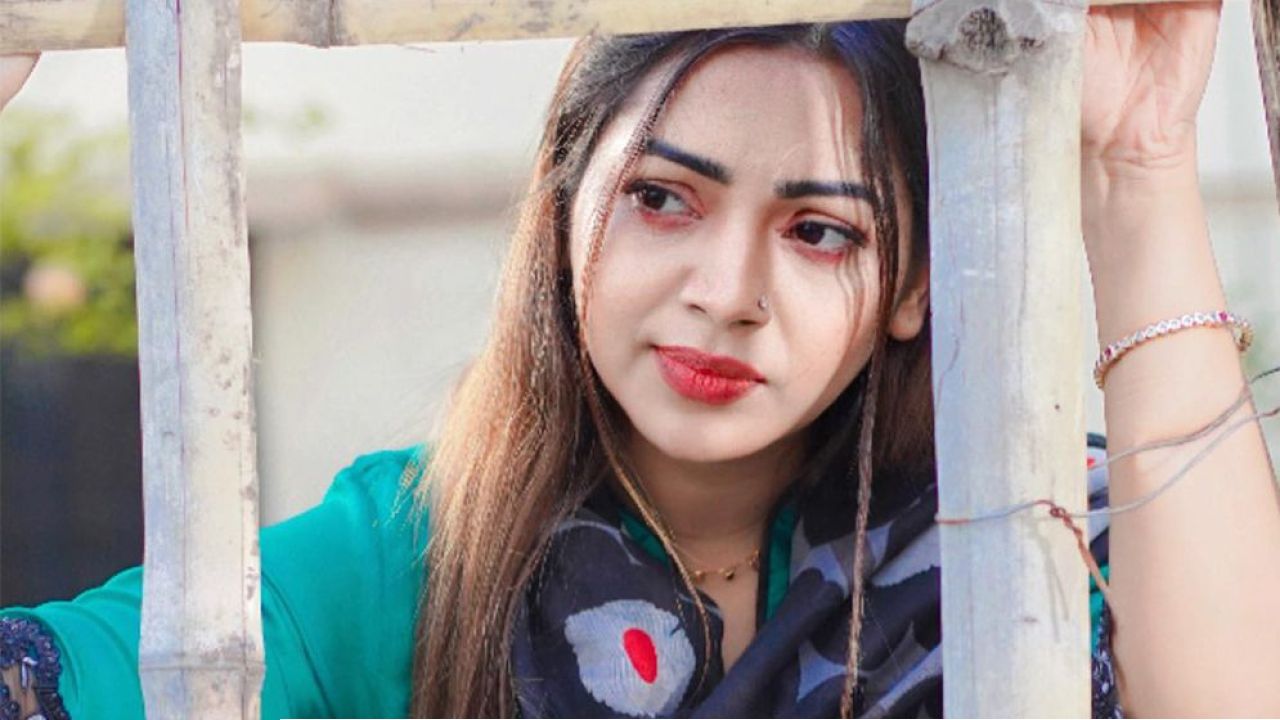 মিথ্যা ভান করার চেয়ে সত্যকে বেছে নেওয়া জরুরি: প্রভা